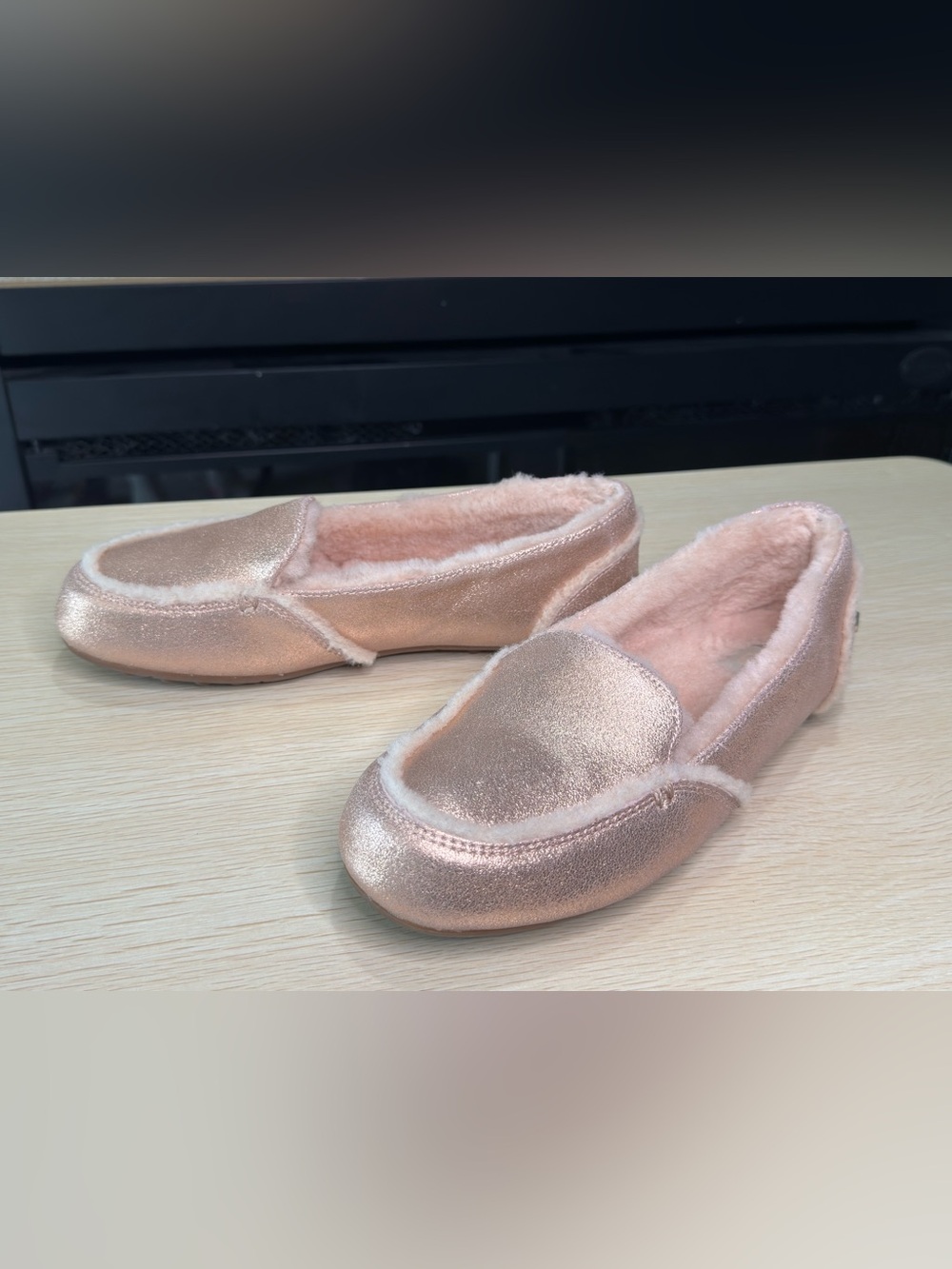 UGG Hailey Metallic Rose Gold Shearling Slip On Driving loafers Women Size 7